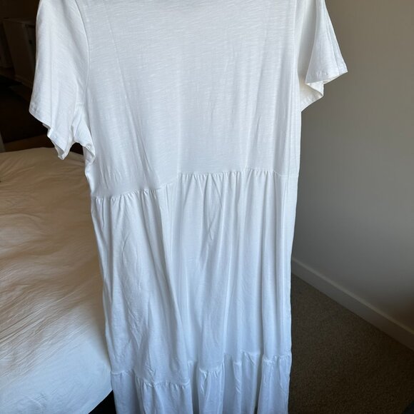 BNWT Old Navy White Shortsleeve Tiered Maxi Dress, Size XL - Picture 2 of 2